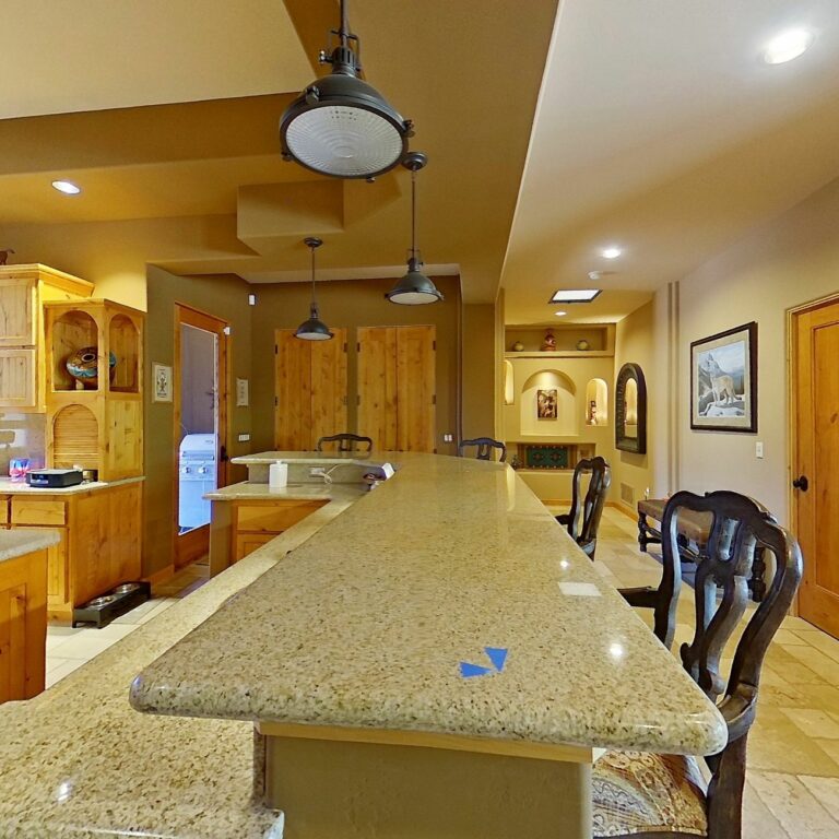 tuscan-style-kitchen-remodel-before_p4-1
